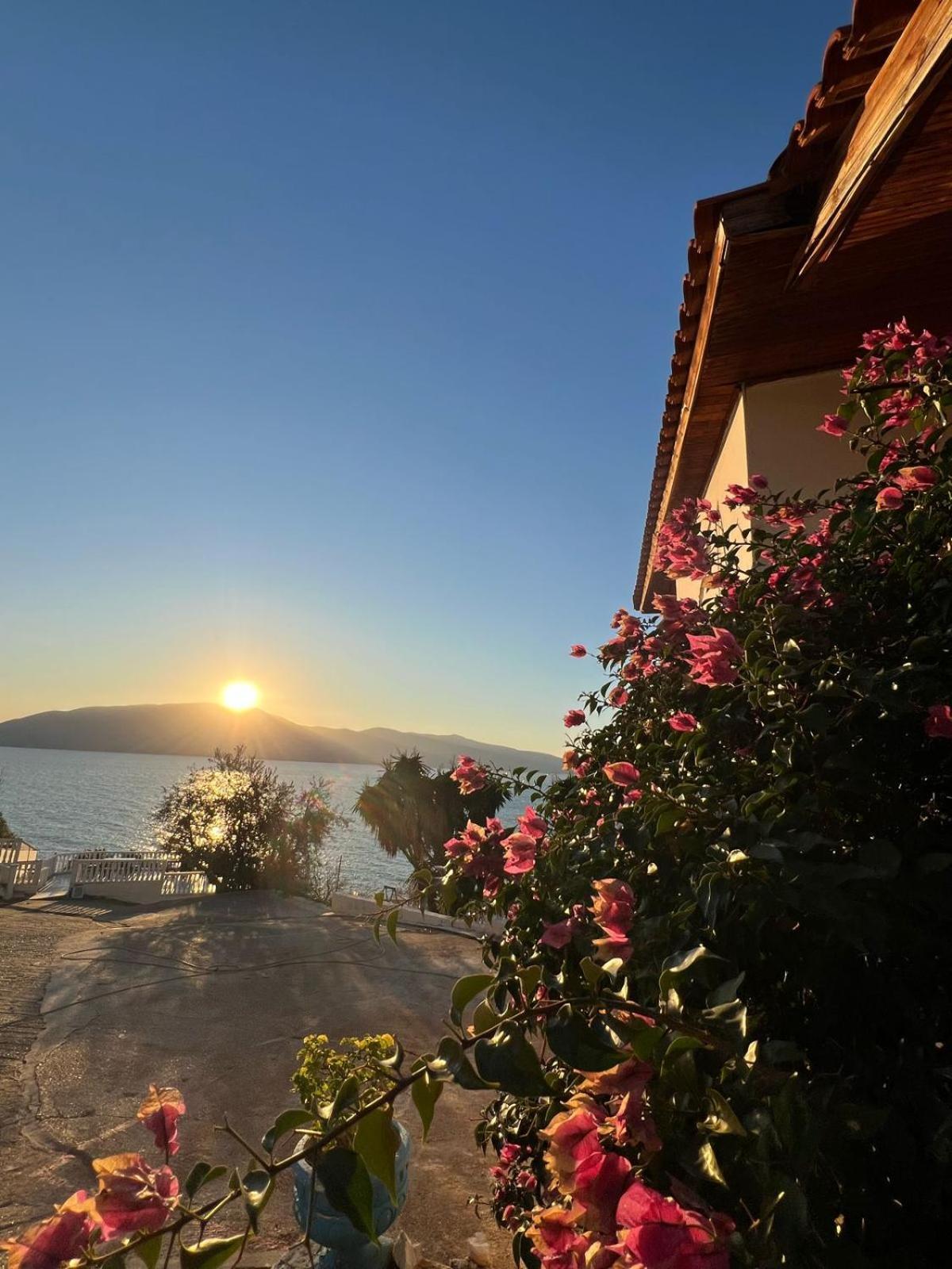 Blue Dream Holiday Hotel Vlore Ngoại thất bức ảnh